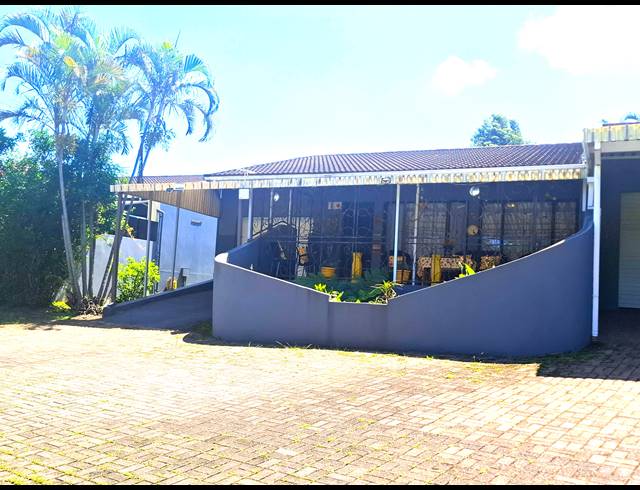 2 BEDROOM TOWNHOUSE FOR SALE IN UVONGO